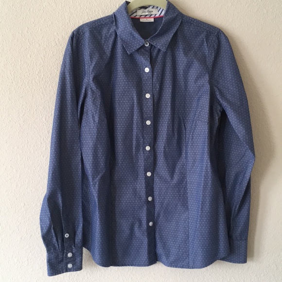 Van Heusen chambray with small diamond pattern. - Picture 2 of 6